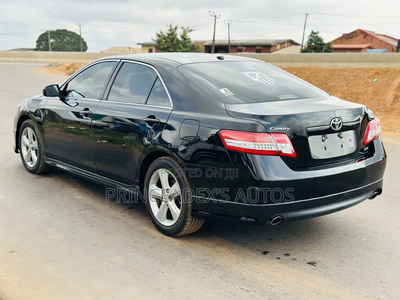 Toyota Camry SE 4dr Sedan (2.5L 4cyl 6A) 2011 Black