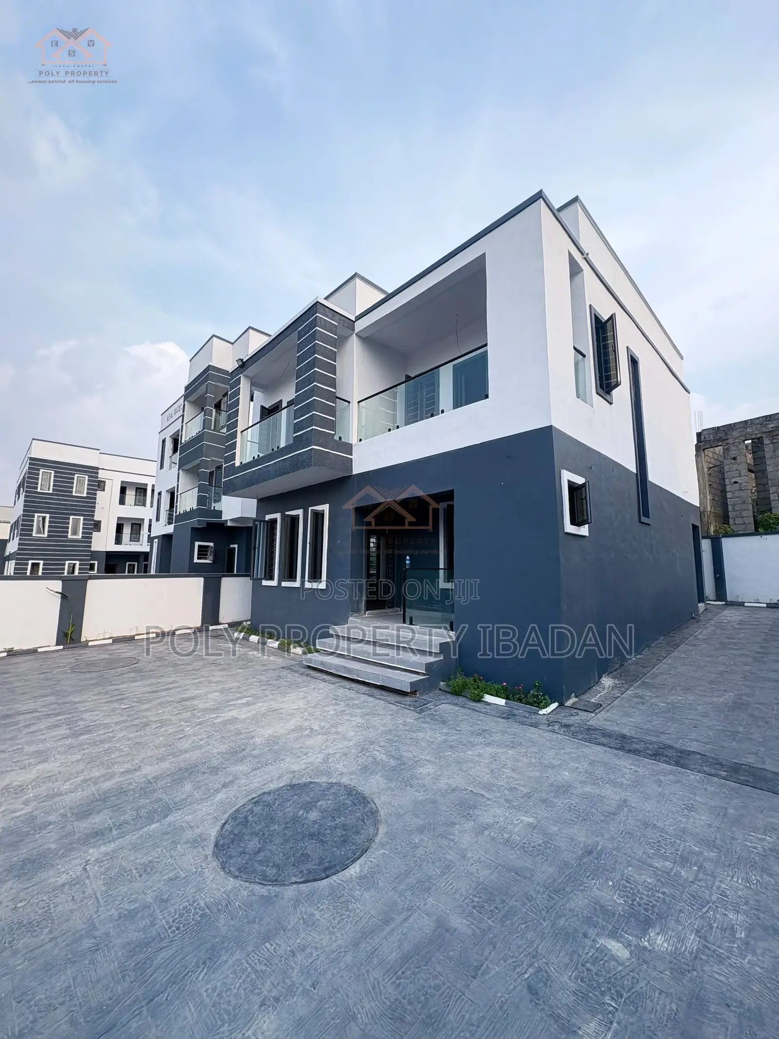 3bdrm Duplex in Chief Lateef Oyelade, Ibadan for sale