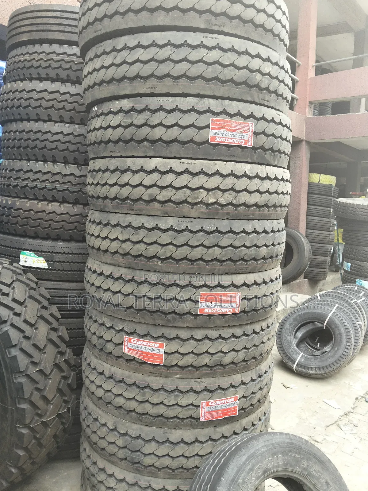 315/80/22.5 Gladstone