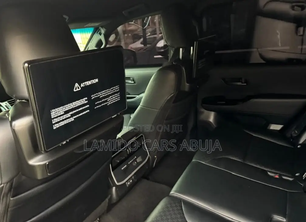 Toyota Land Cruiser LC300 2023 Black