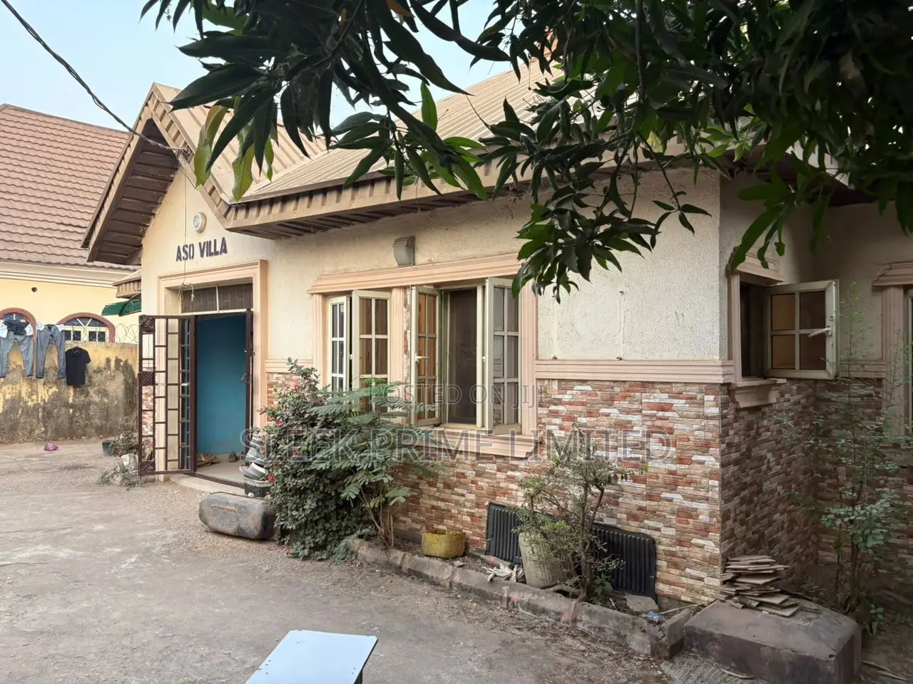 Furnished 3bdrm Bungalow in FHA for sale