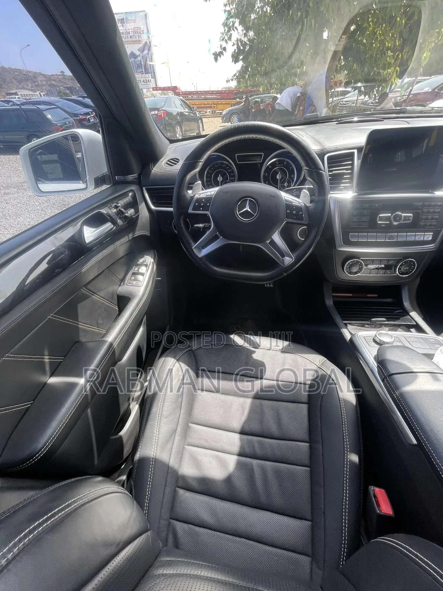 Mercedes-Benz M Class ML63 AMG 4dr SUV AWD (5.5L 8cyl Turbo 7A) 2014
