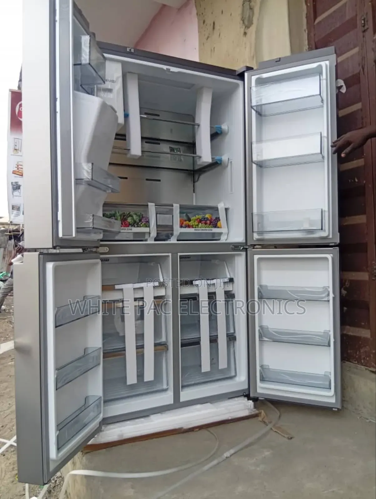 New >Hisense 560 L Inverter 4 Doors Fridge (Water Dispenser) Ice Cube