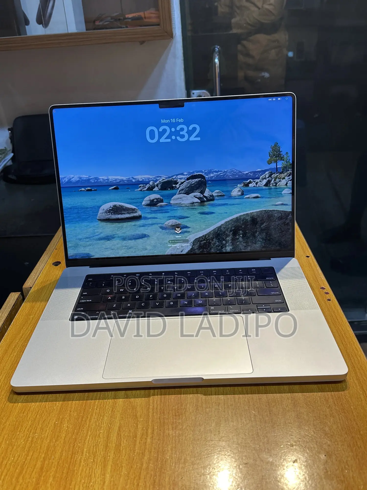 Laptop Apple MacBook Pro 2021 M1 16GB Apple M1 Pro SSD 512GB