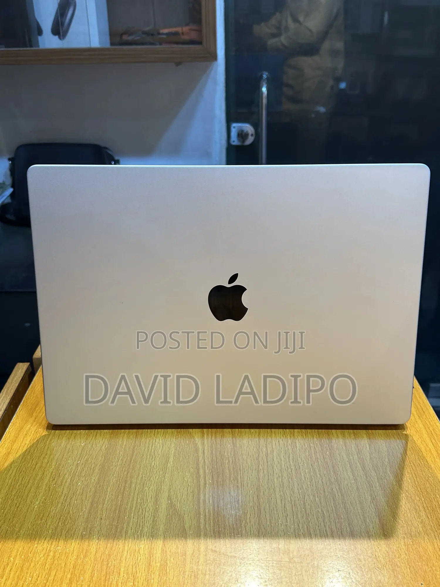 Laptop Apple MacBook Pro 2021 M1 16GB Apple M1 Pro SSD 512GB