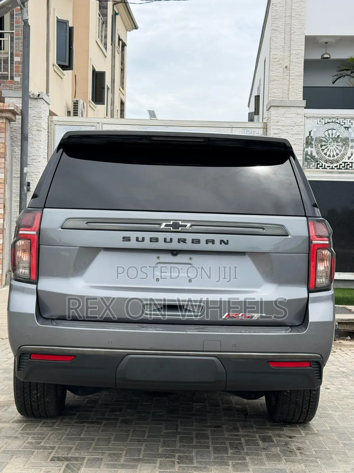Chevrolet Suburban 2021 Gray