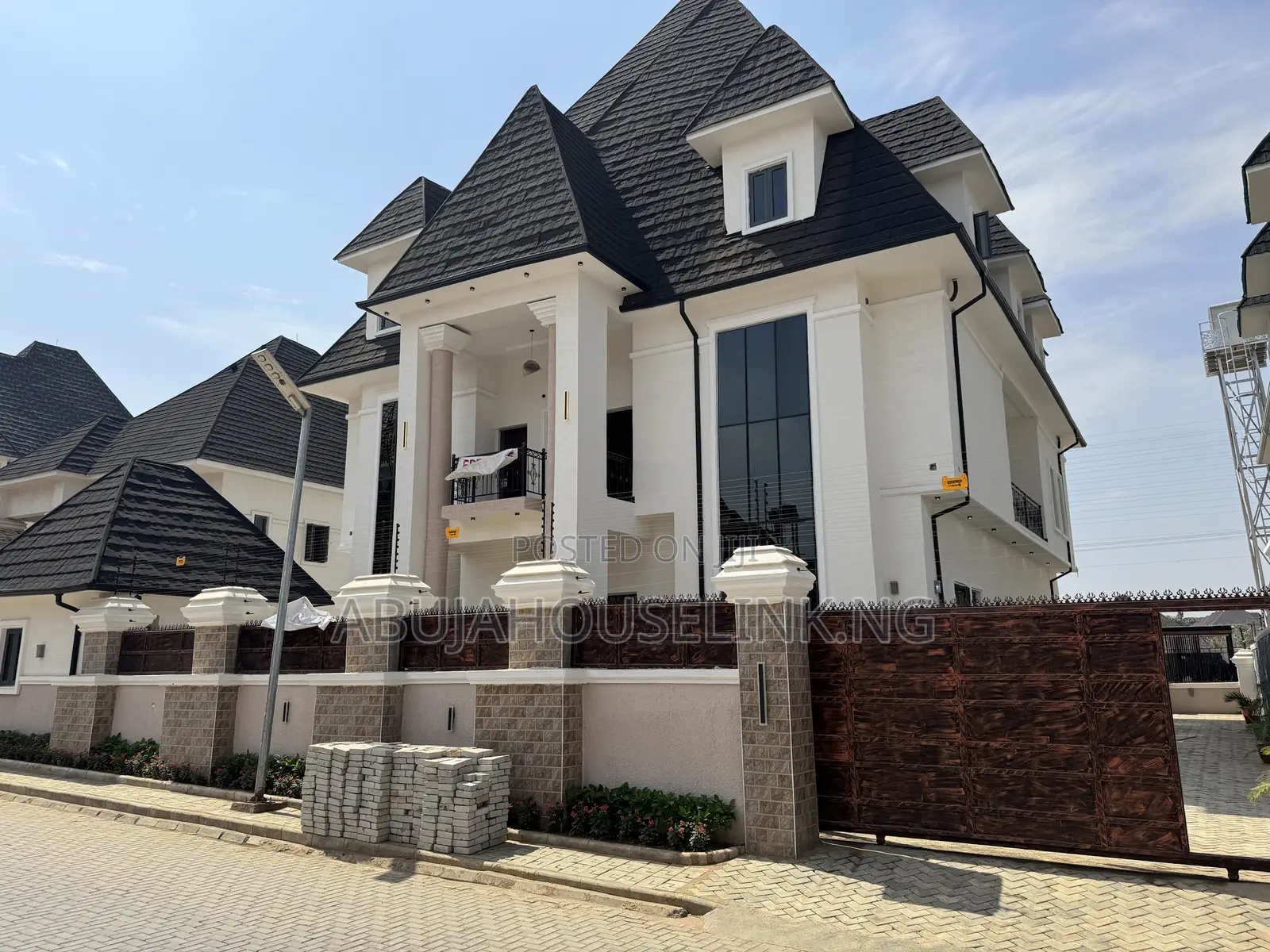 7bdrm Duplex in Efab Metropolis, Karsana for sale