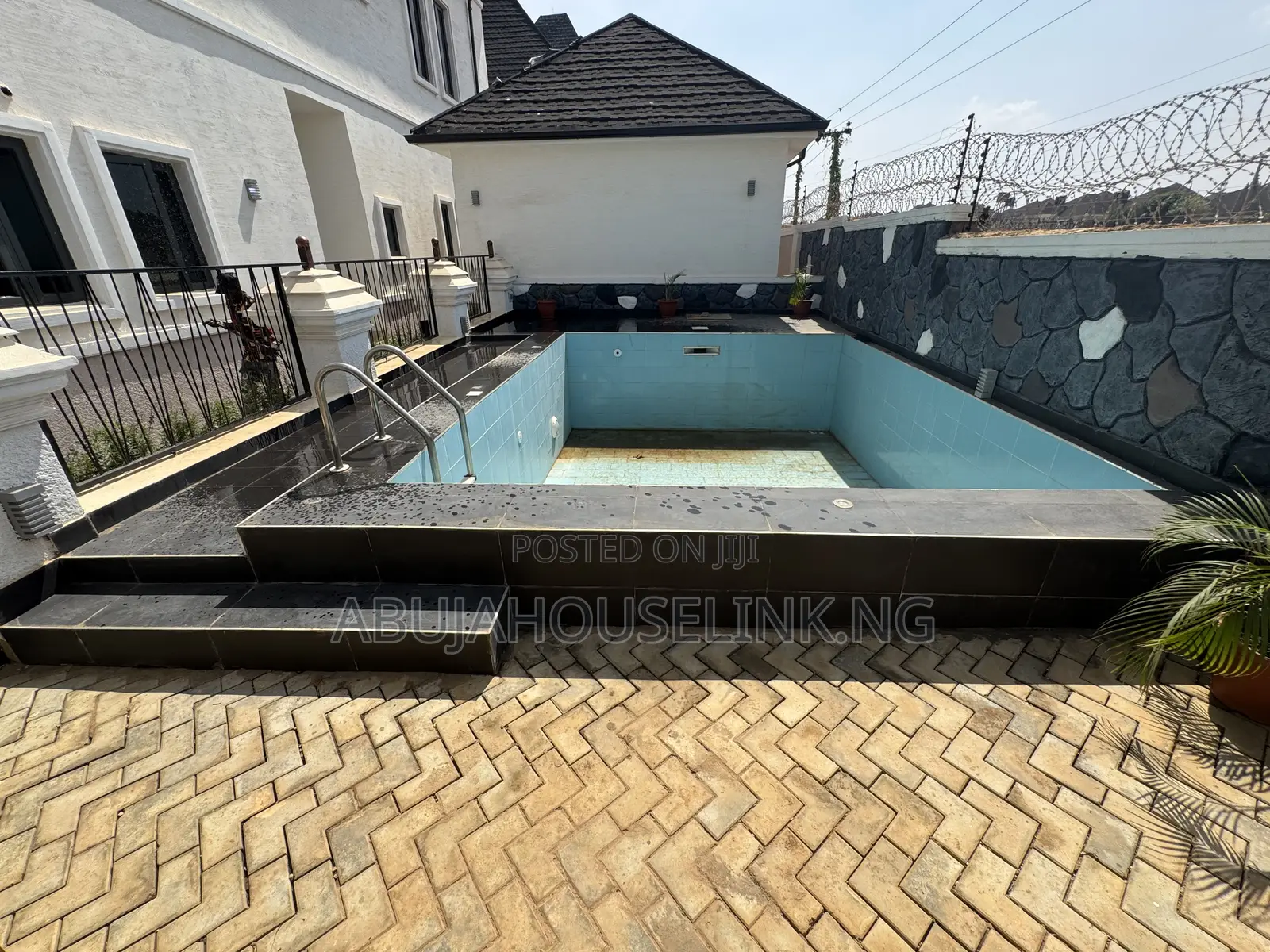 7bdrm Duplex in Efab Metropolis, Karsana for sale