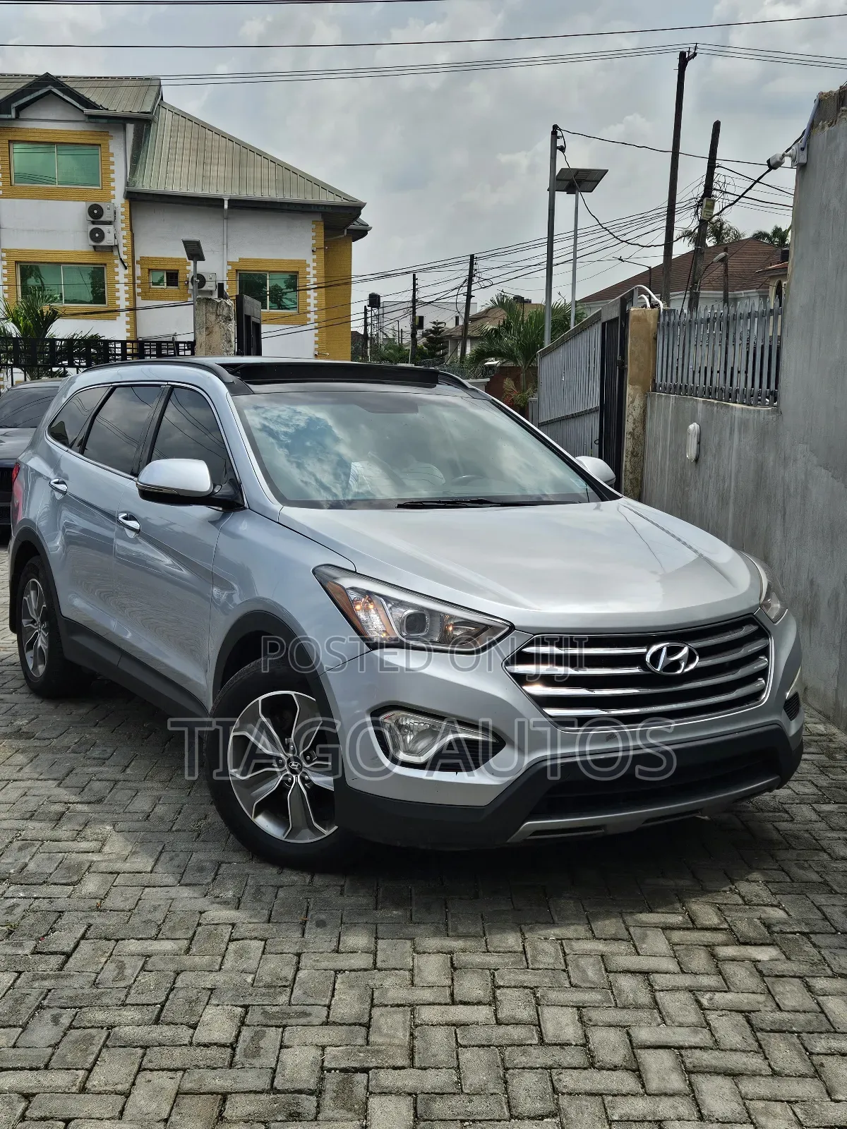 Hyundai Santa Fe Limited 4dr SUV (3.3L 6cyl 6A) 2014 Silver