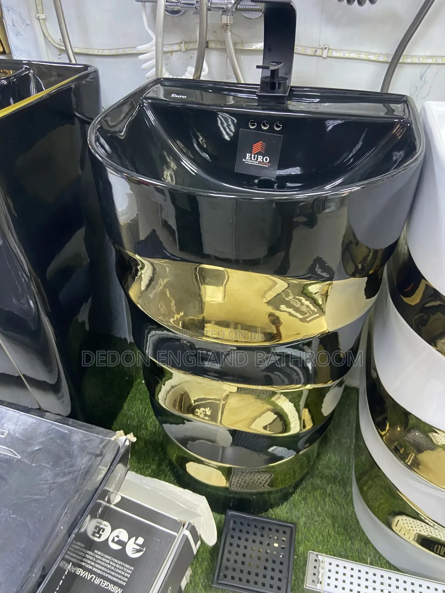 High Quality England Black and Gold Standing Wash Hand Basin