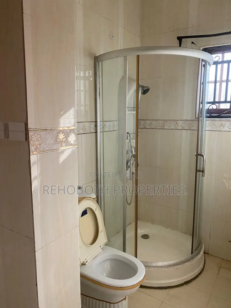 4bdrm Duplex in Ilero Tipper Garage, Akala Express for rent