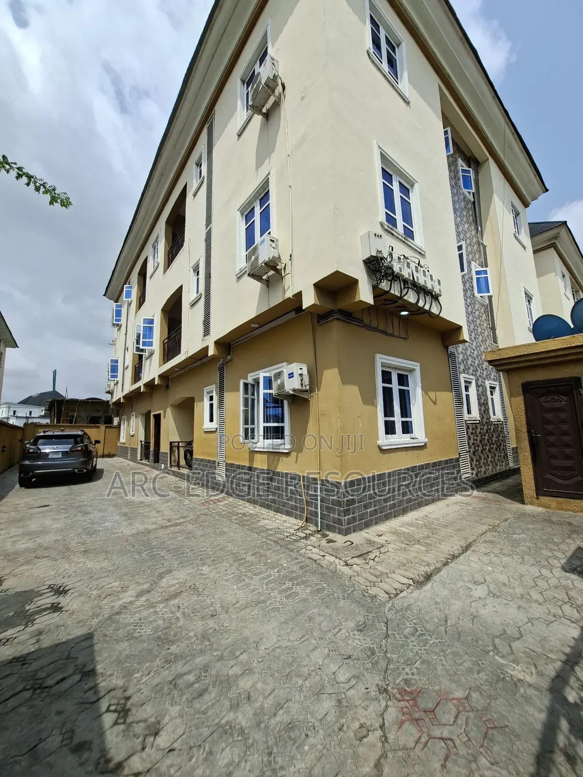 2bdrm Block of Flats in Ago Palace for sale