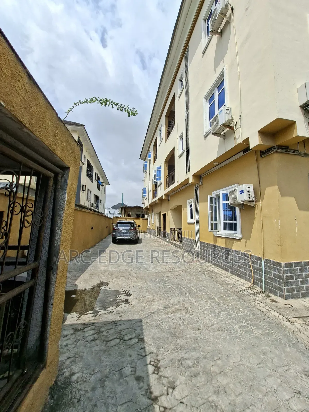 2bdrm Block of Flats in Ago Palace for sale