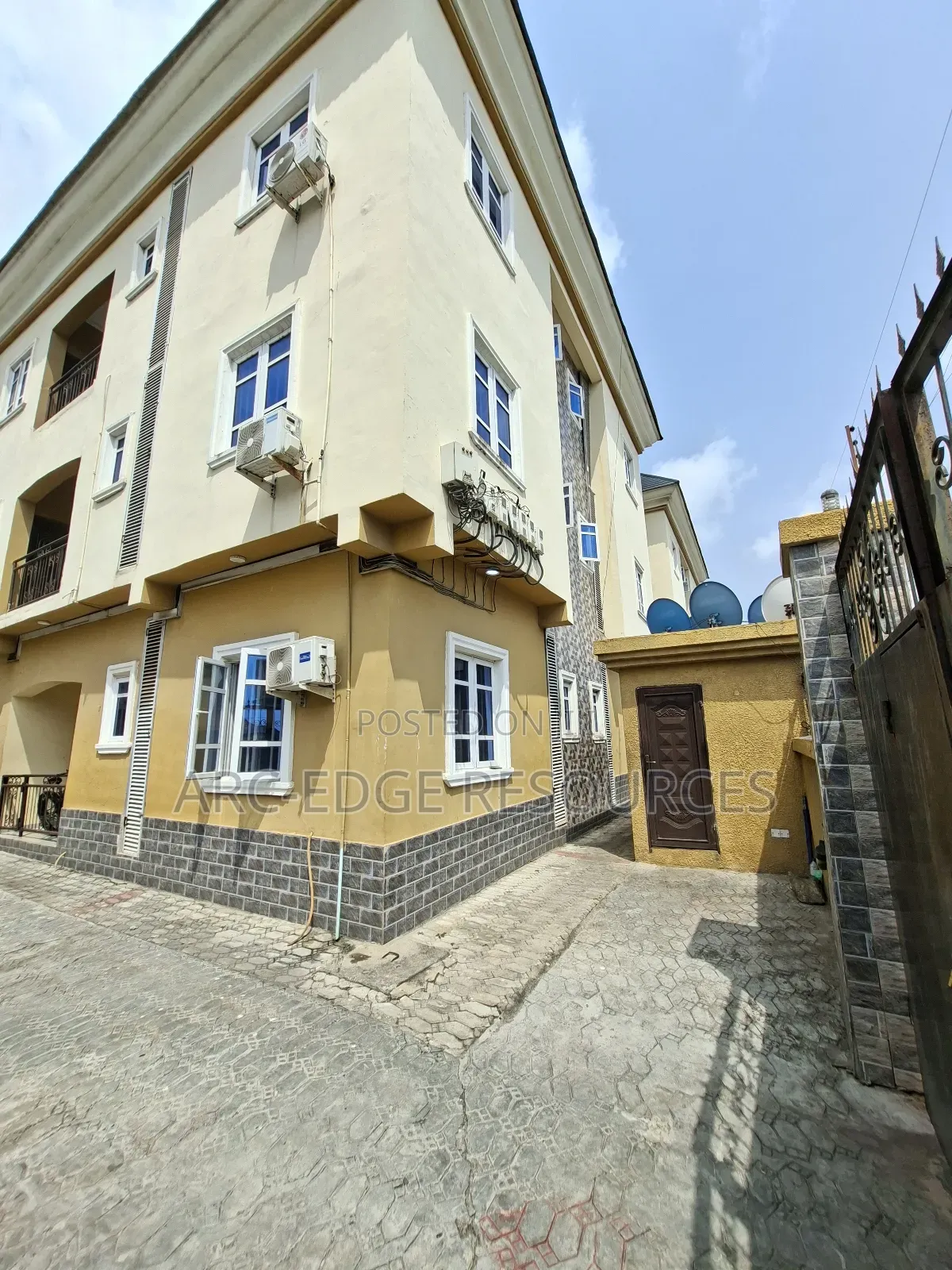 2bdrm Block of Flats in Ago Palace for sale