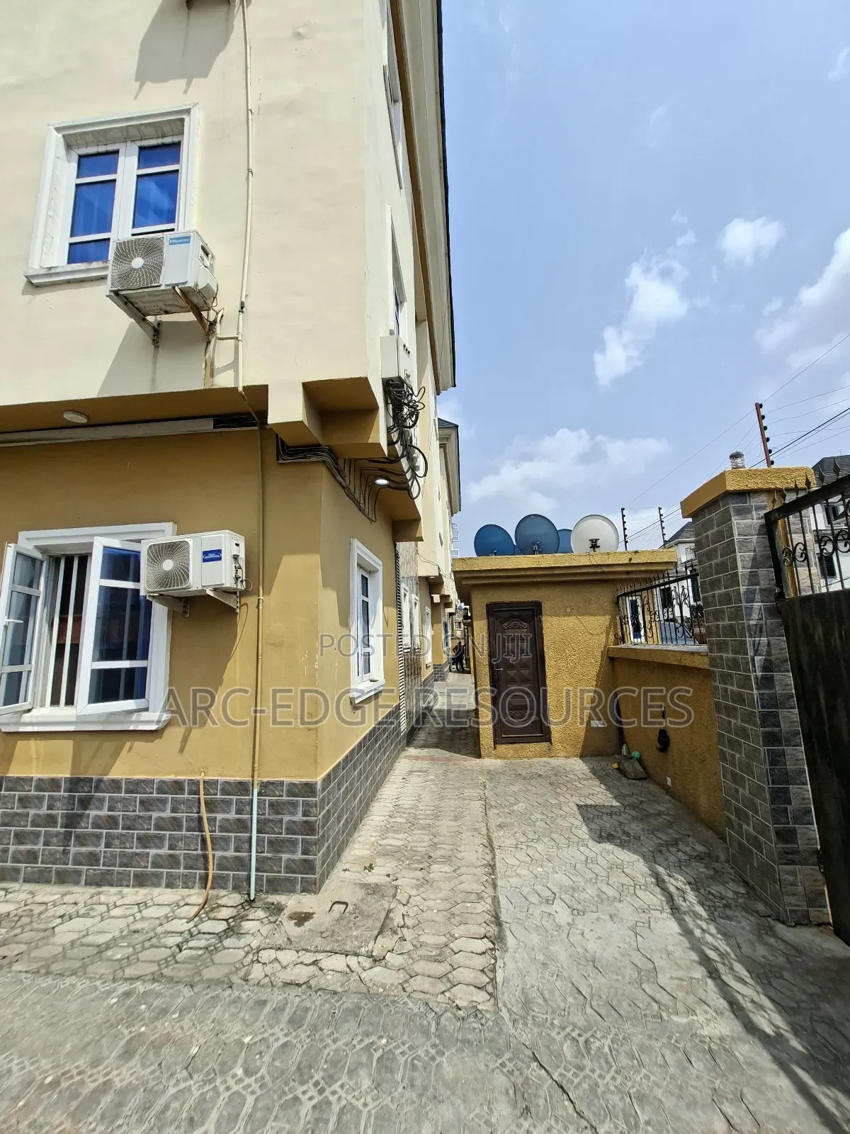 2bdrm Block of Flats in Ago Palace for sale