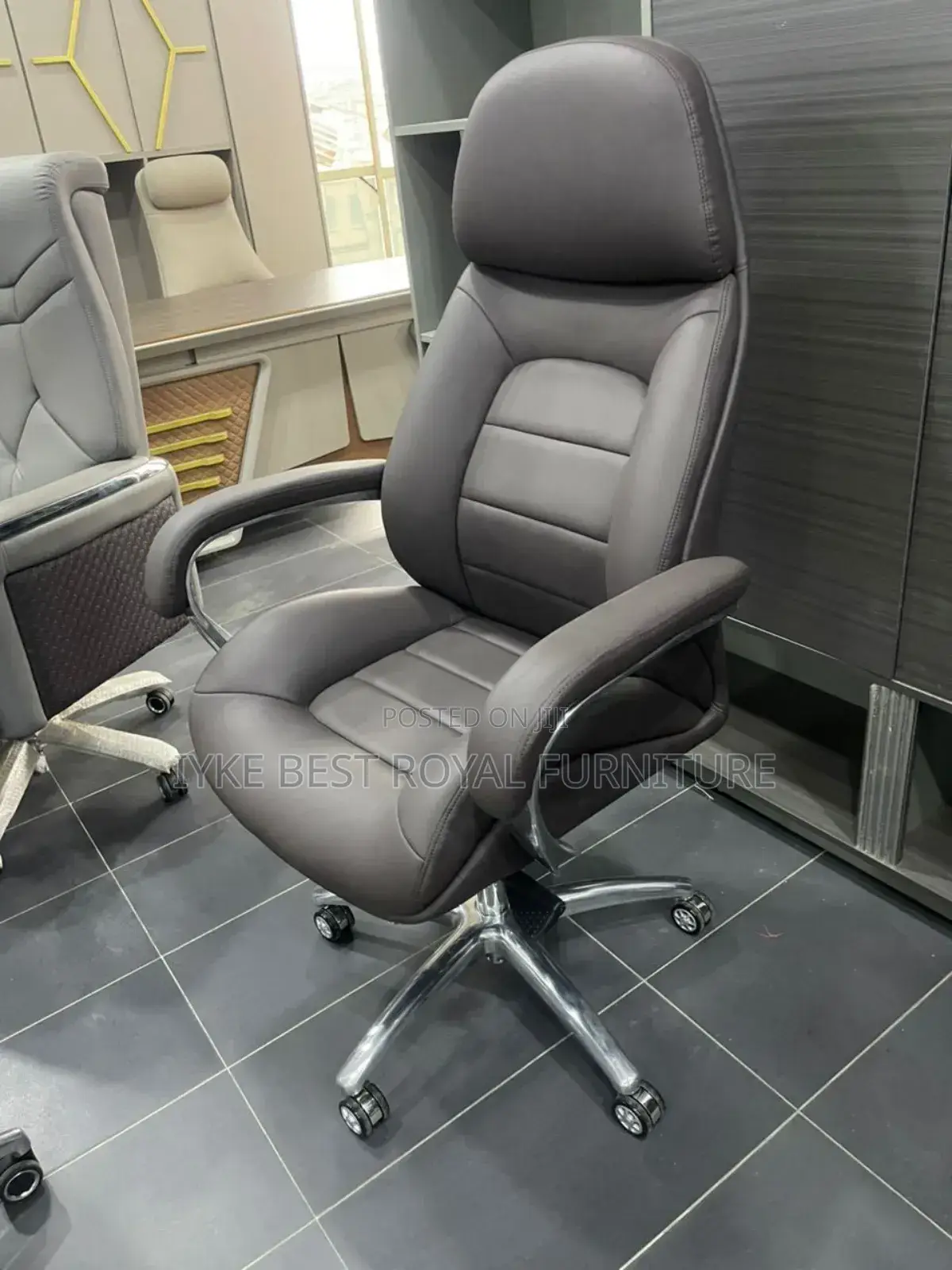 High Classic Office Executive Swivel Chair