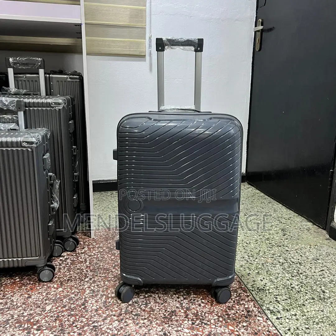 2-in-1 Dark Gray Spinner Suitcase With Hard-Shell Body