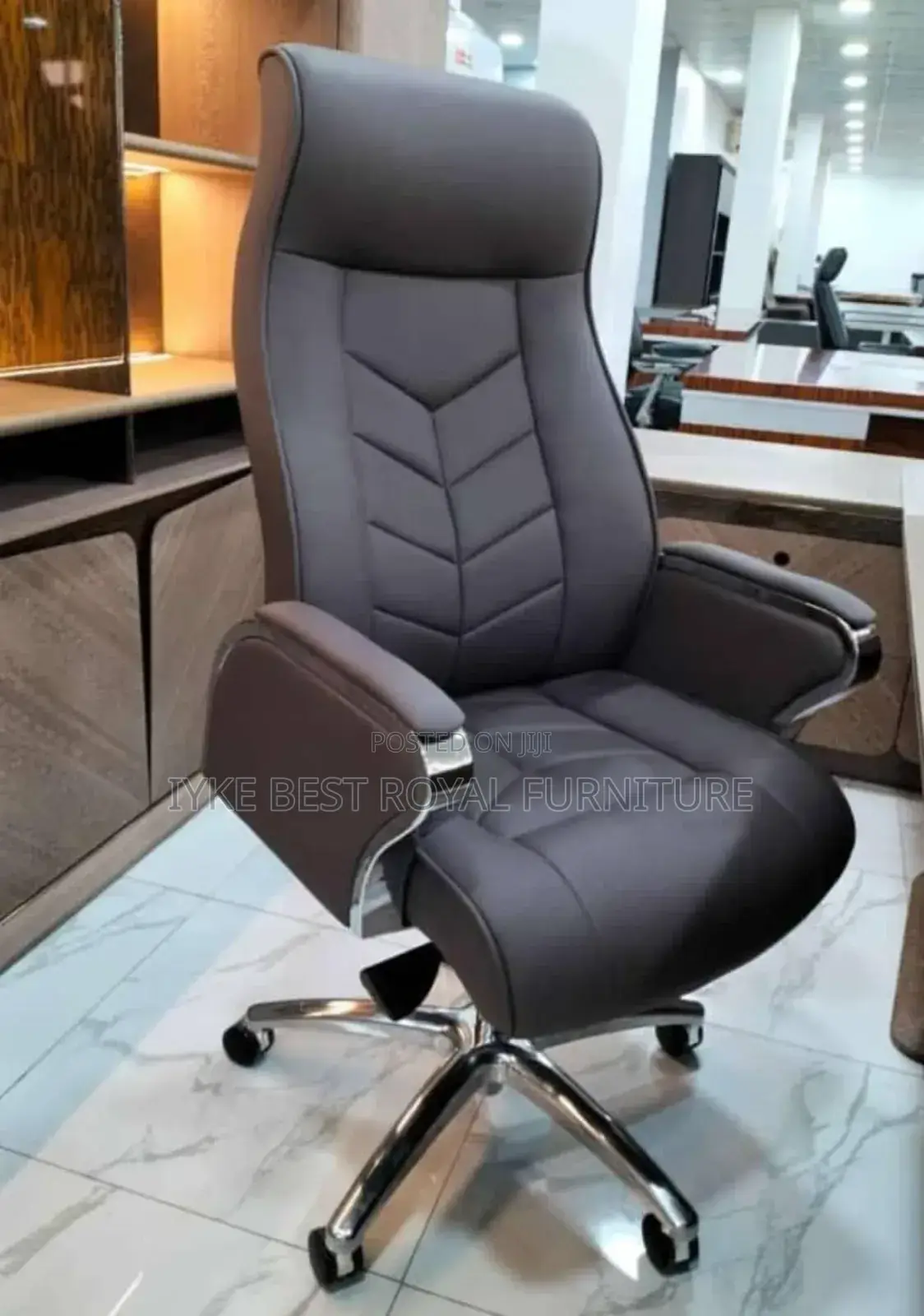 High Classic Office Executive Swivel Chair