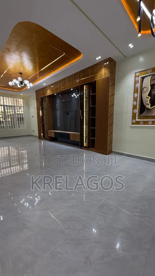 5bdrm Duplex in Osapa london for sale