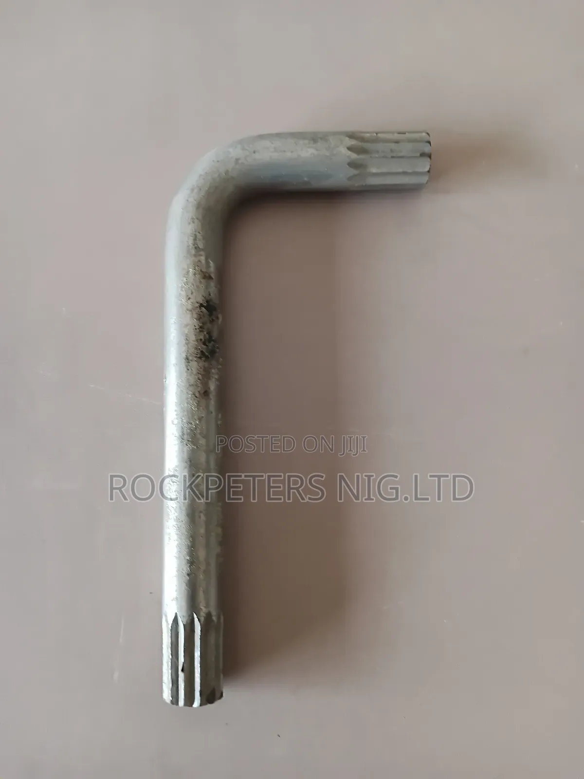 Elora Chrome-vanadium "L" Star Wrench - 16mm