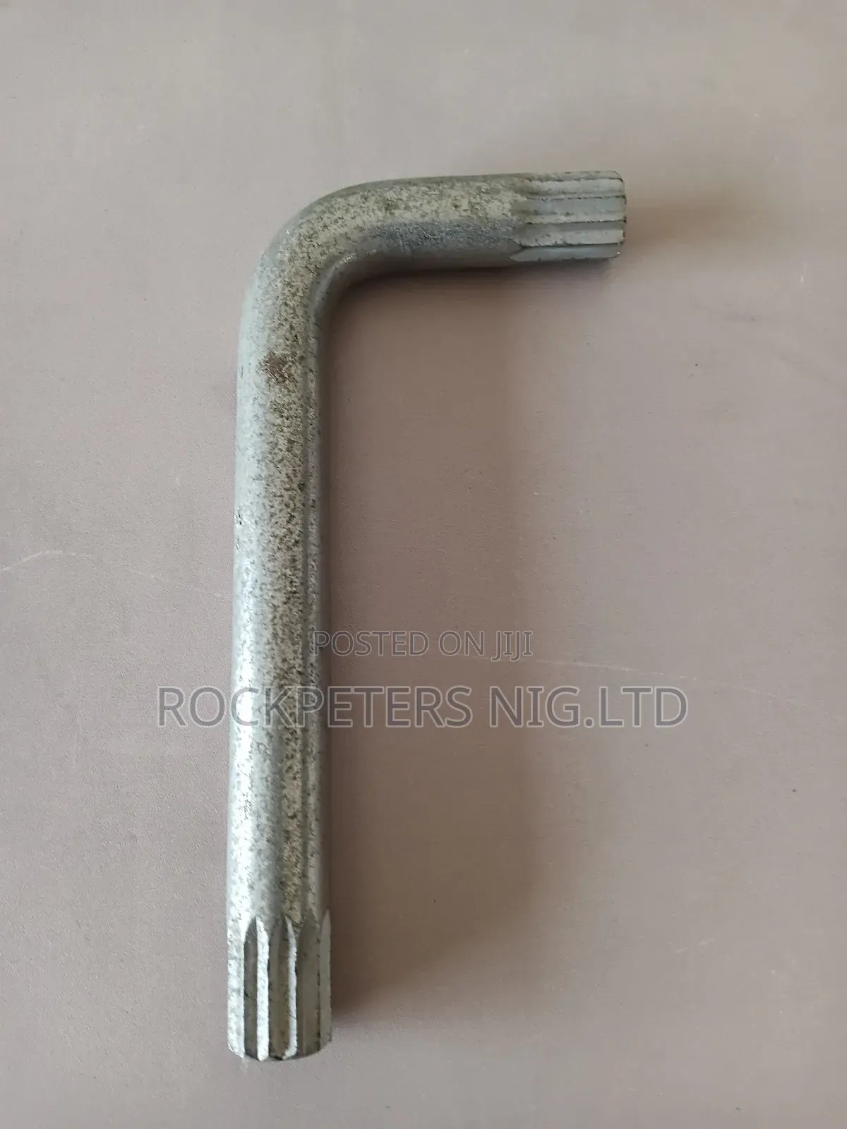 Elora Chrome-vanadium "L" Star Wrench-18mm