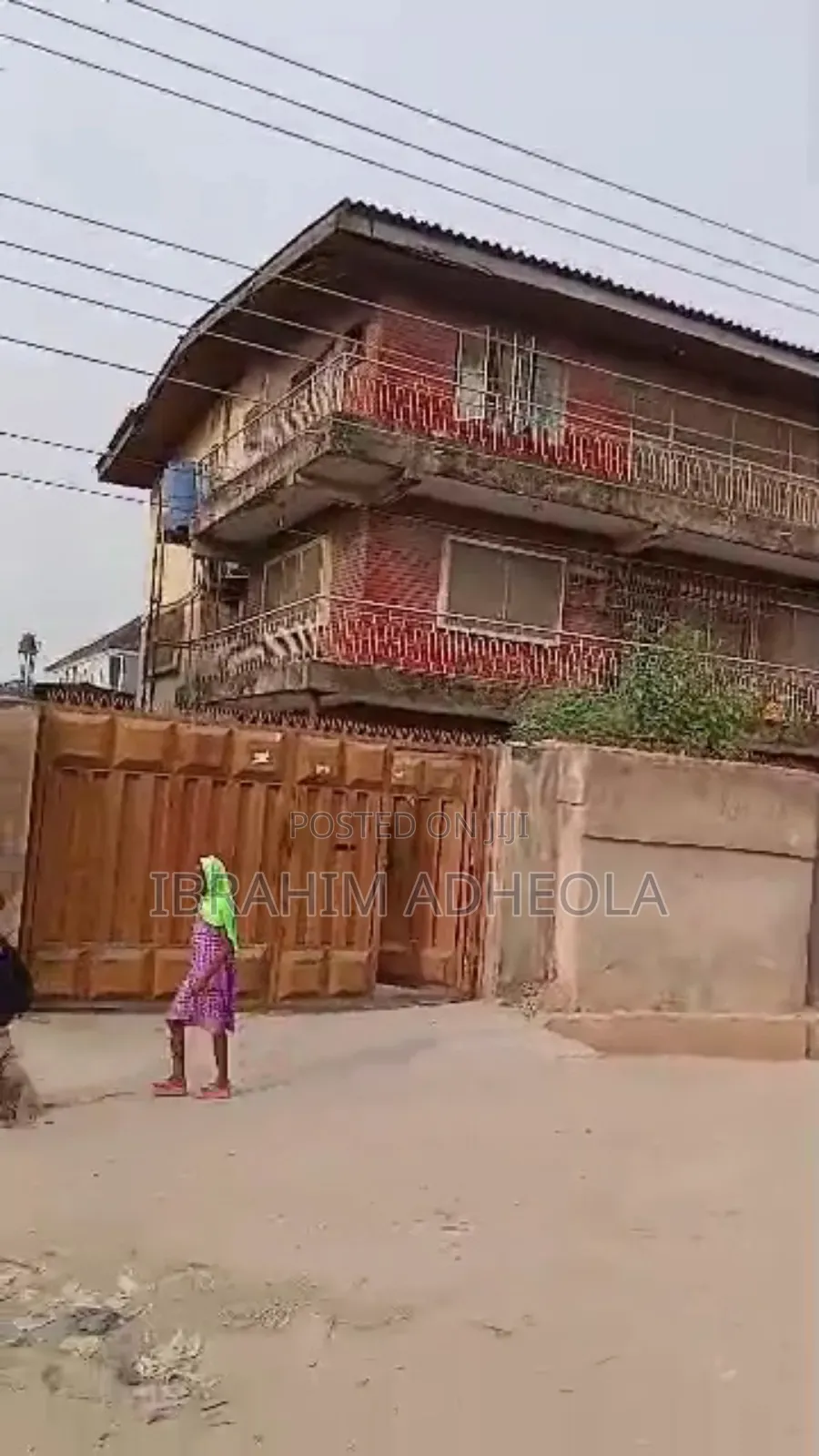 A Demolishable Structure Sitting on 1200sqm