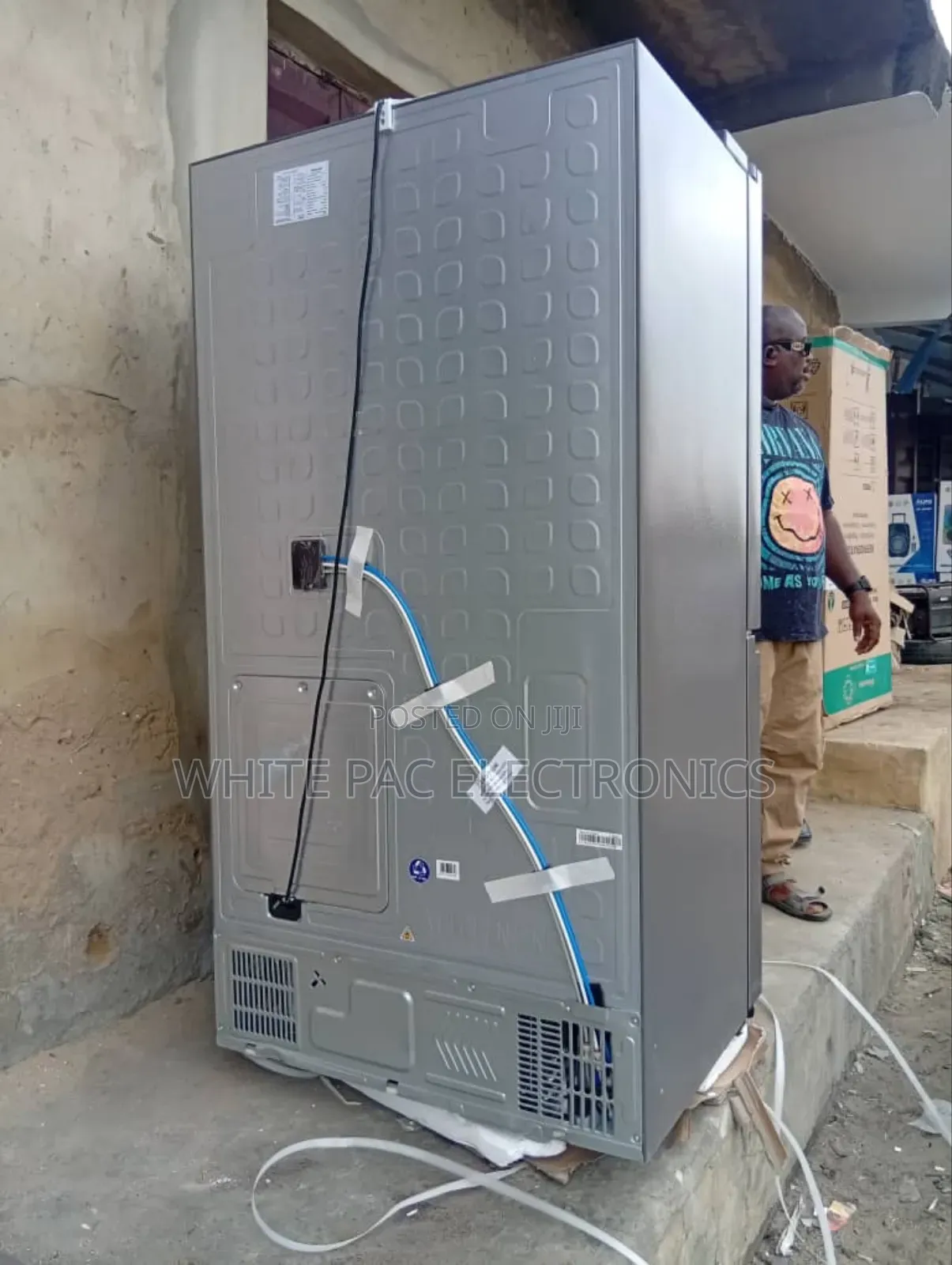 Hisense Inverter 560 L 4 Doors Refrigerator Water Dispenser Ice Cube