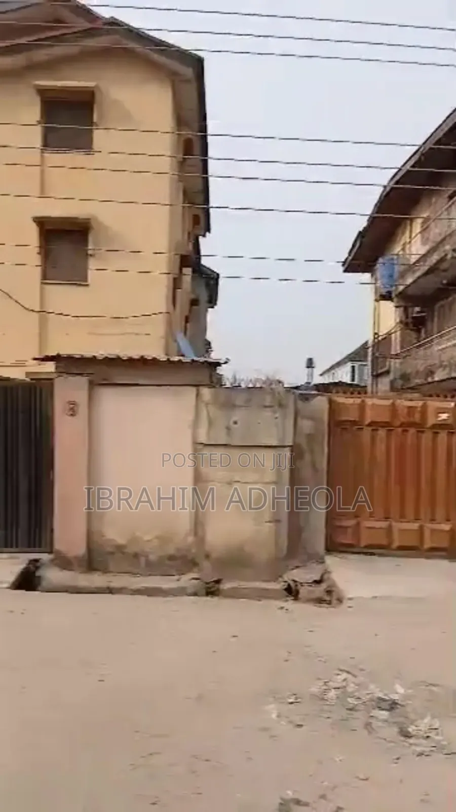 A Demolishable Structure Sitting on 1200sqm