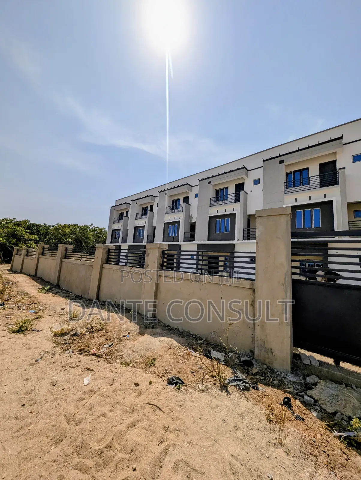 5bdrm Townhouse/Terrace in Gaduwa for sale
