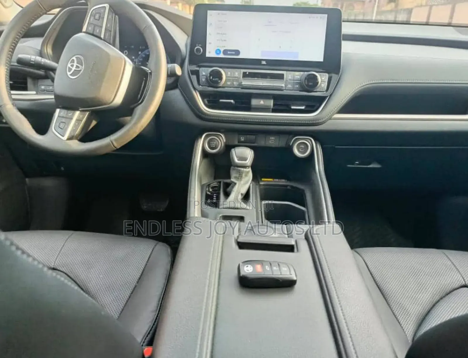 Toyota Highlander Platinum AWD 2024 White