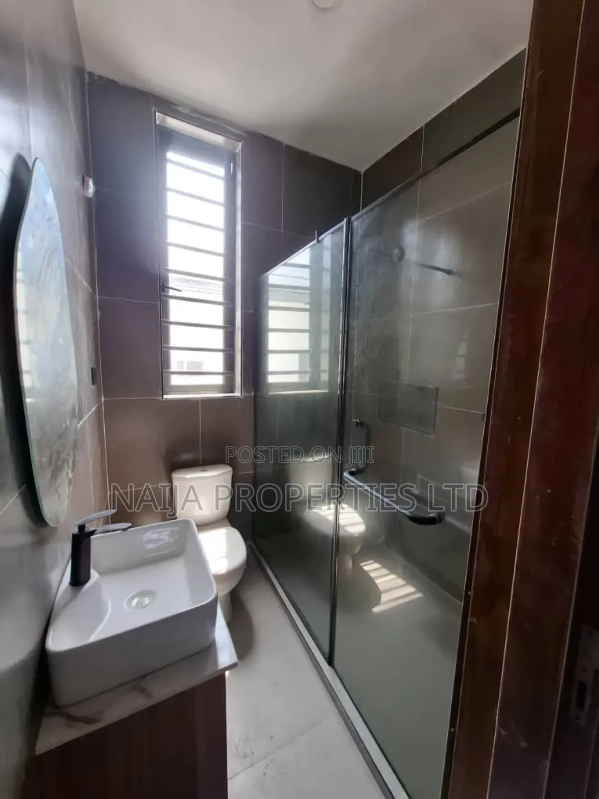 5bdrm Duplex in Lekki Phase 1 for rent