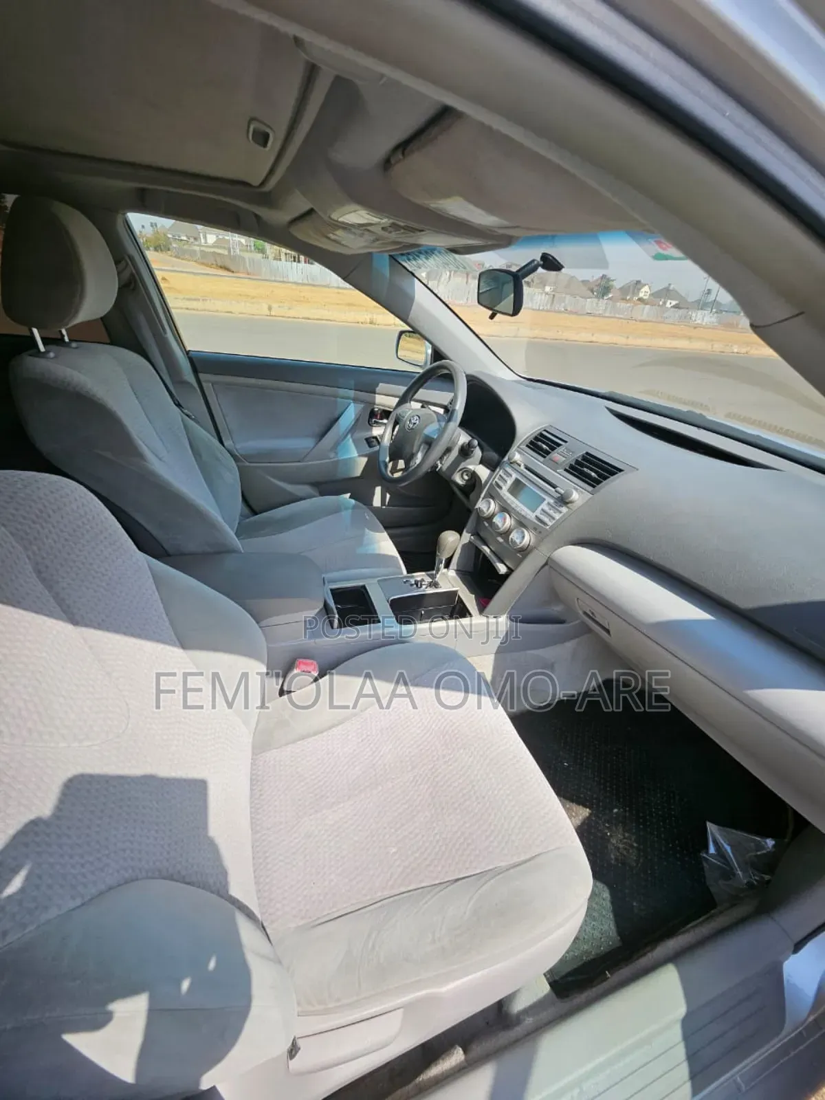 Toyota Camry LE 4dr Sedan (2.5L 4cyl 6AM) 2010 Silver
