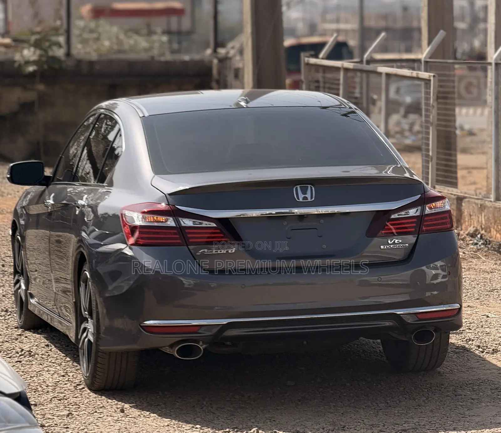 Honda Accord Touring V6 4dr Sedan FWD (3.5L 6cyl 6A) 2017 Gray