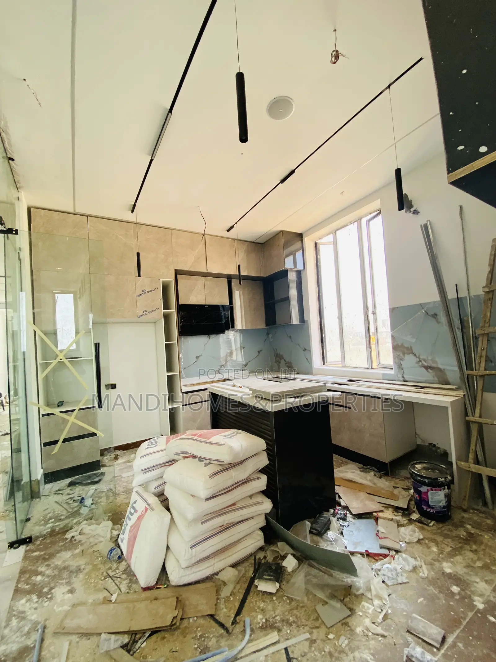 5bdrm Duplex in Lekki Phase 1 for sale
