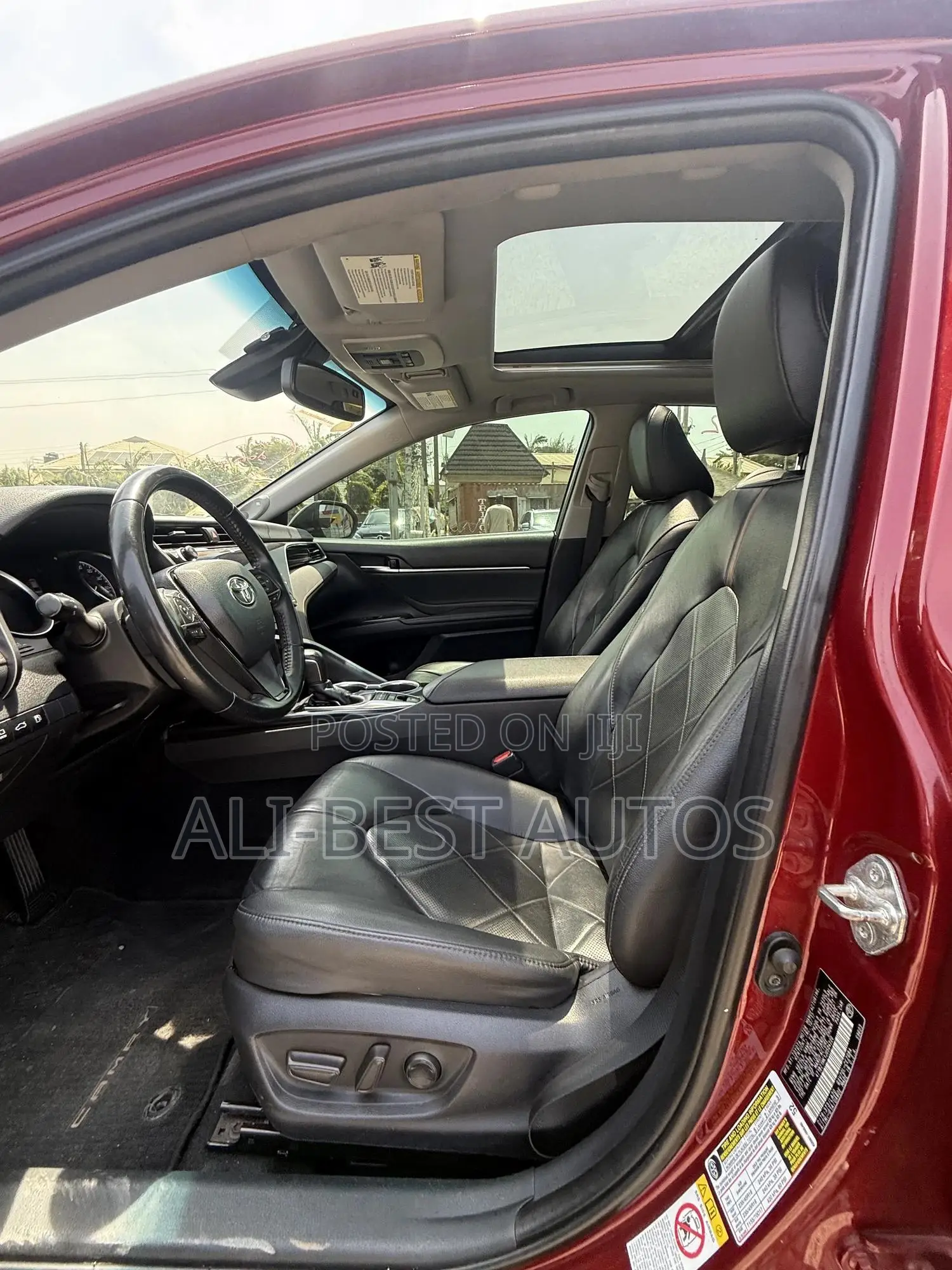 Toyota Camry XLE V6 FWD (3.5L 6cyl 8AM) 2018 Red