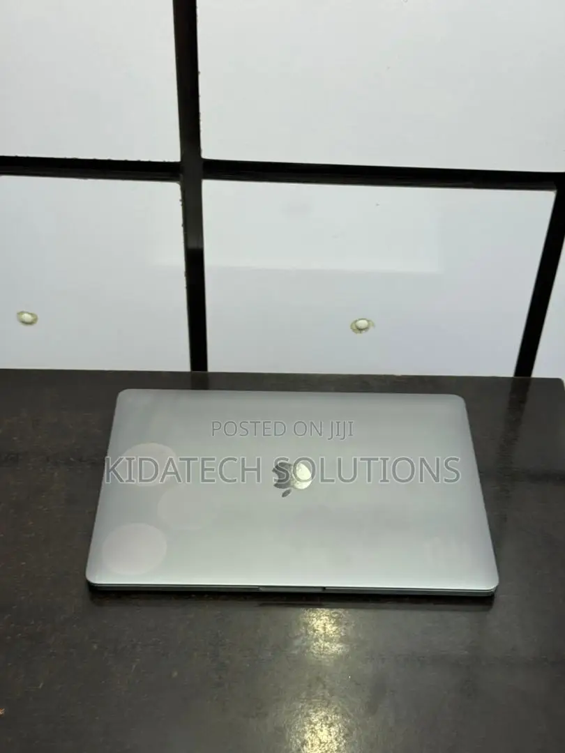 Laptop Apple MacBook Pro 2020 32GB Intel Core I7 SSD 512GB