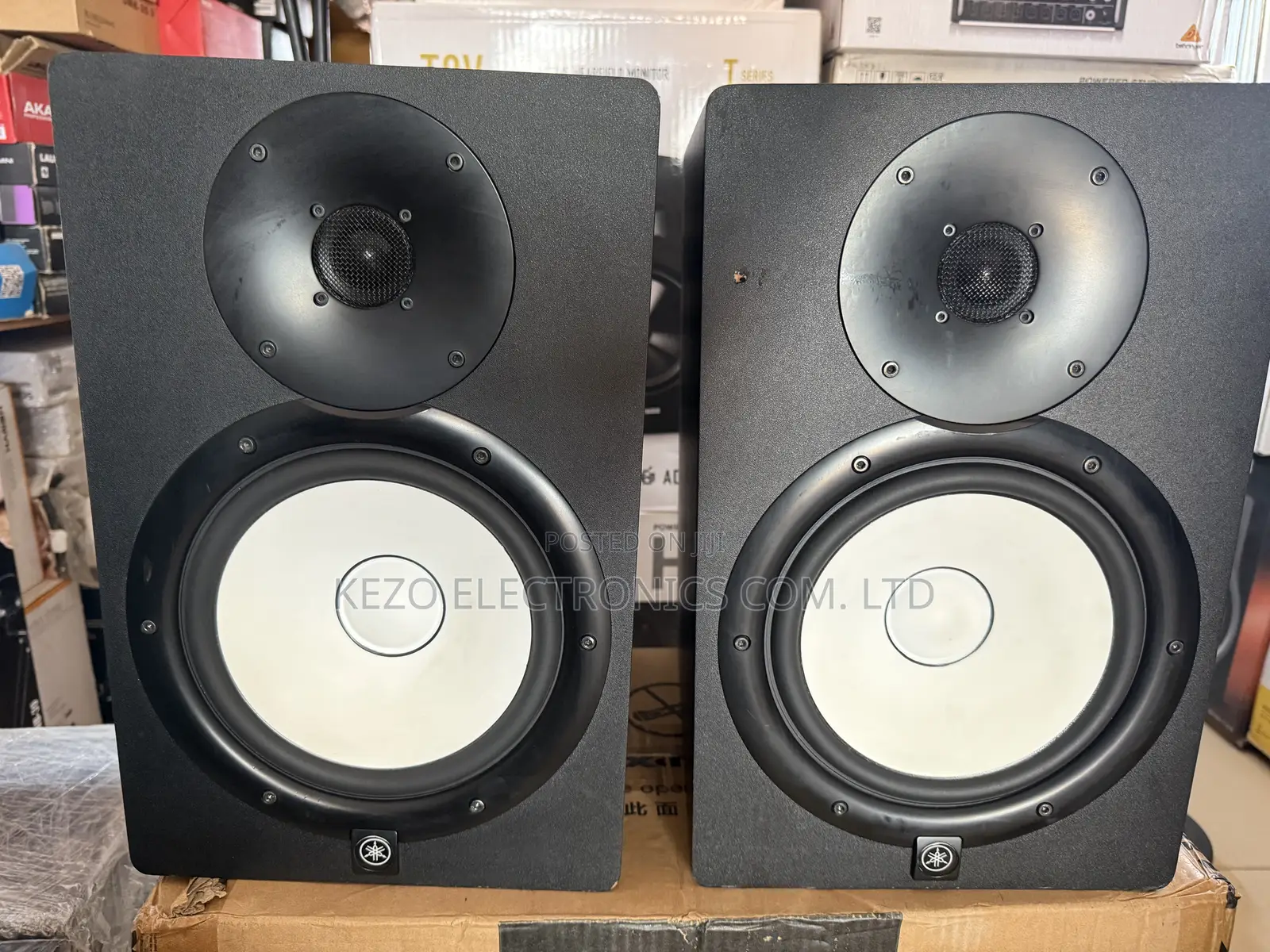 Yamaha Hs8-