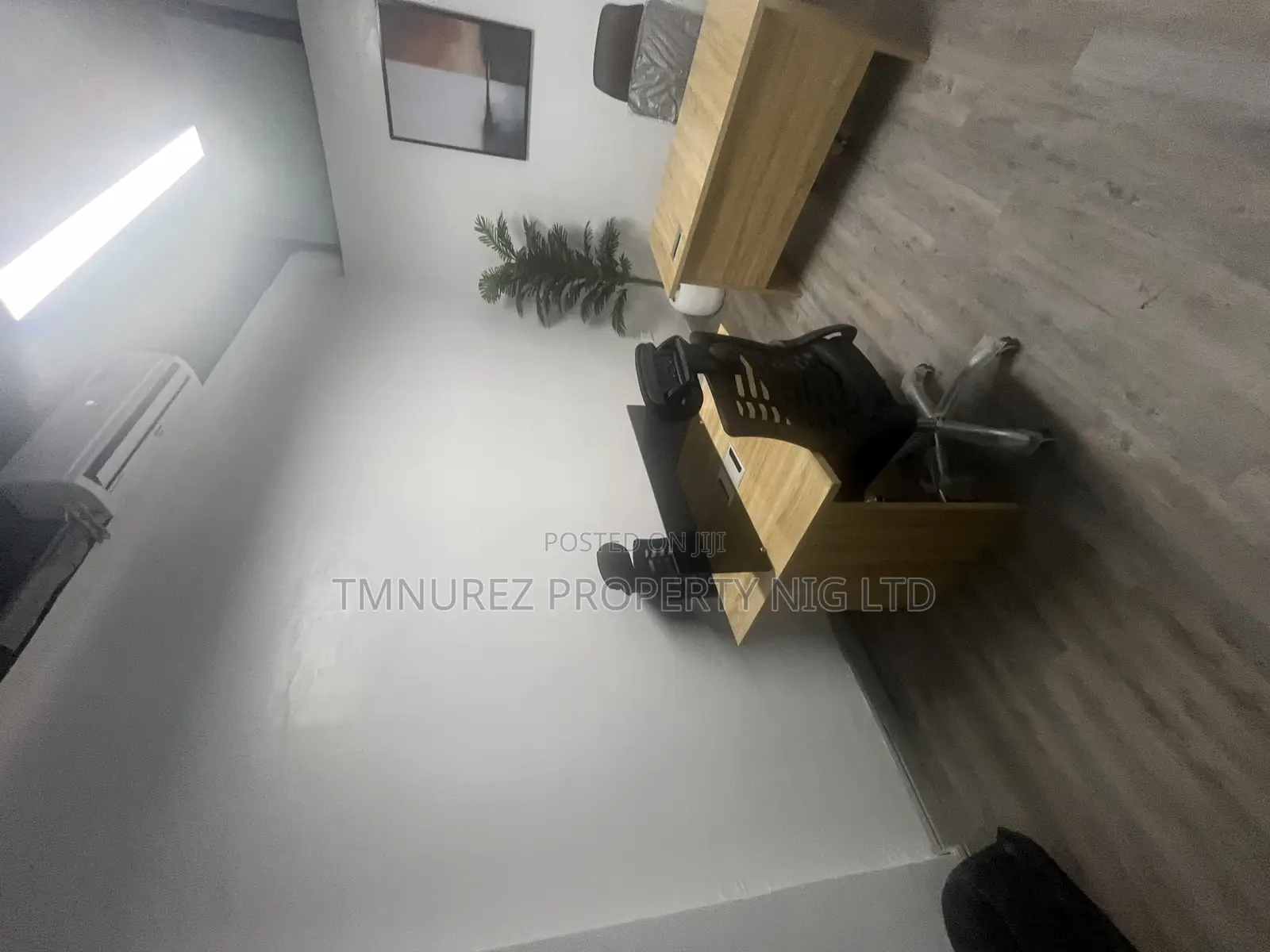 Furnished Office Space to Let