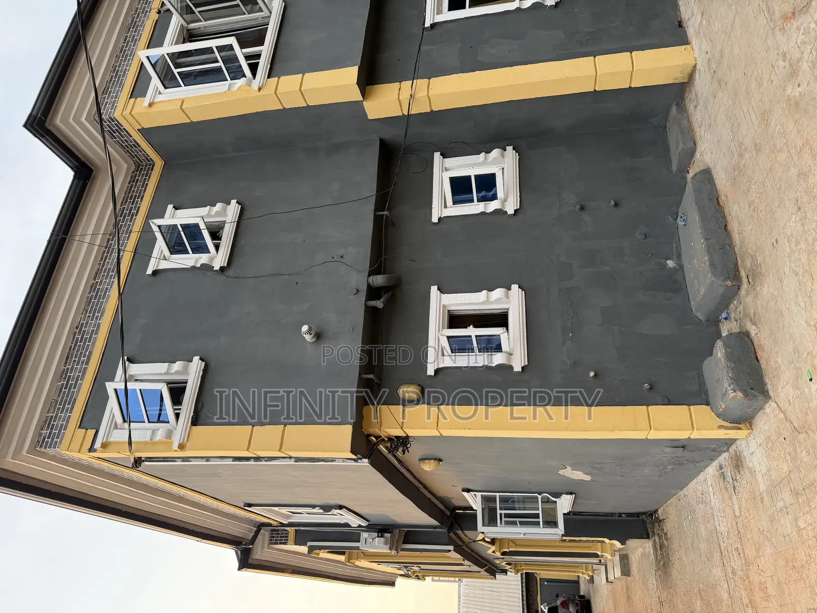 3bdrm Block of Flats in Benin City for sale