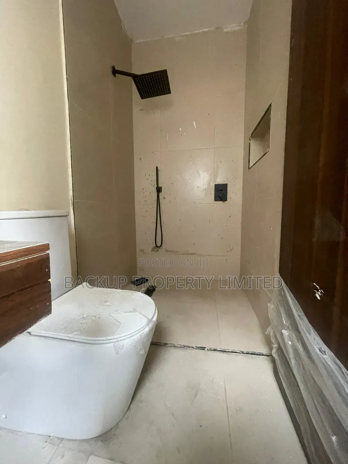 Studio Apartment in Yaba for sale