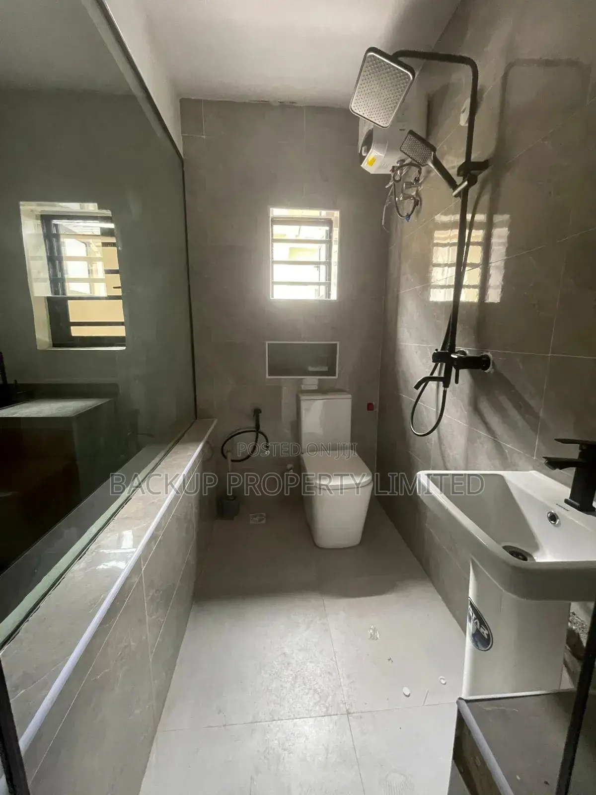 Furnished Studio Apartment in Shomolu / Shomolu for sale