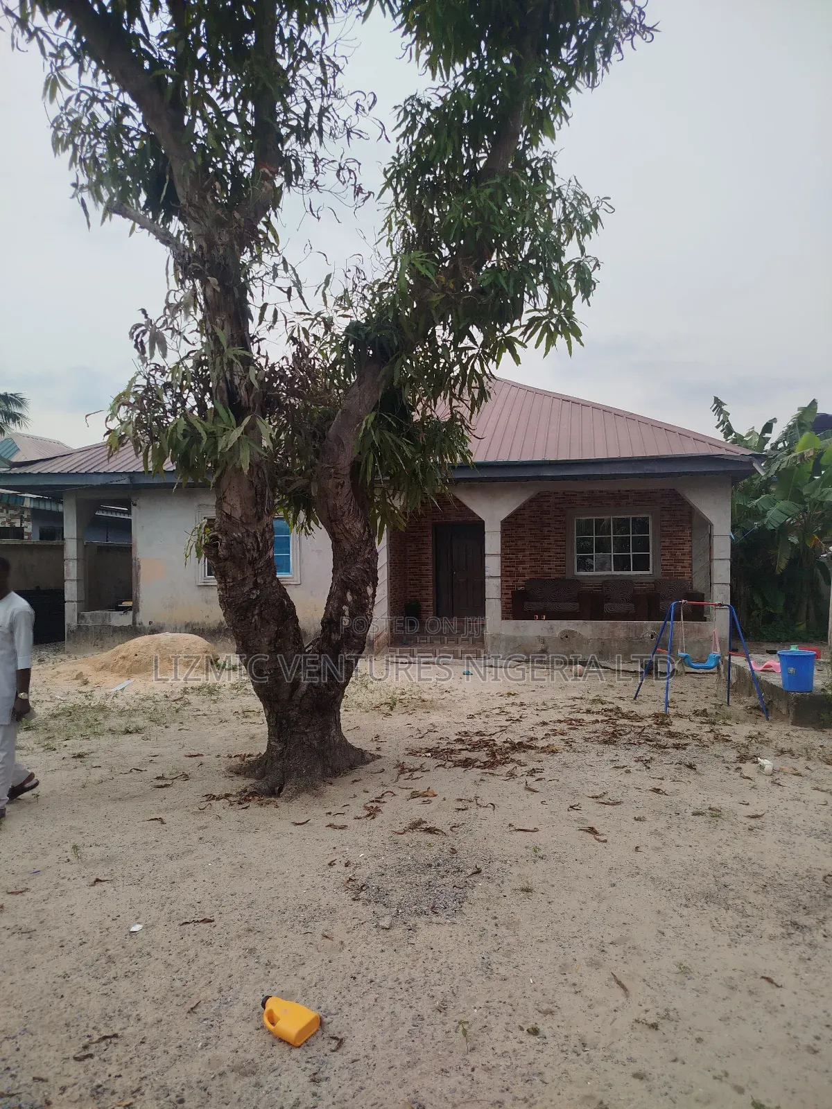 3bdrm Bungalow in Greenlite, Lekki Expressway for sale