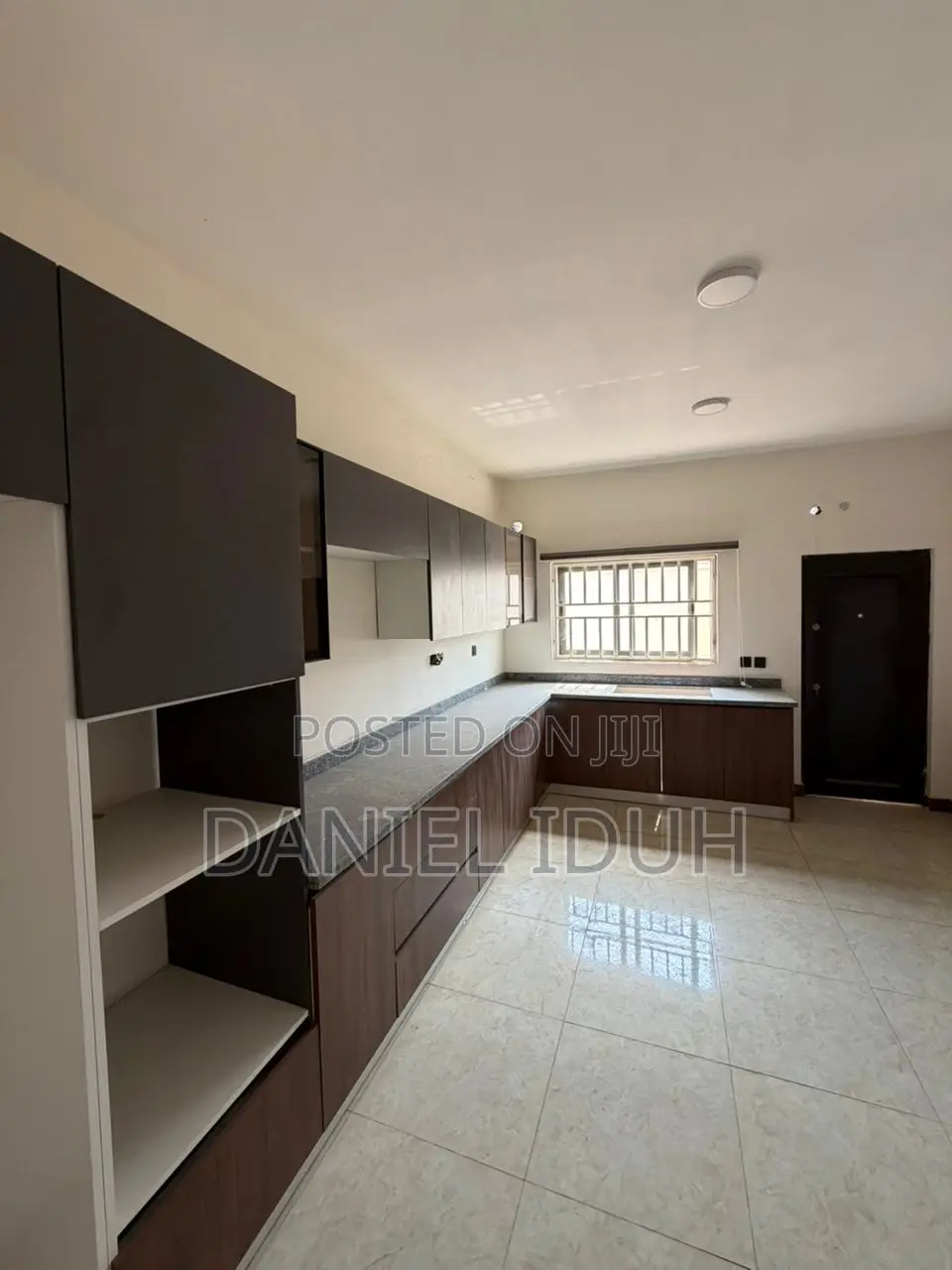 5bdrm Duplex in Mabushi for sale