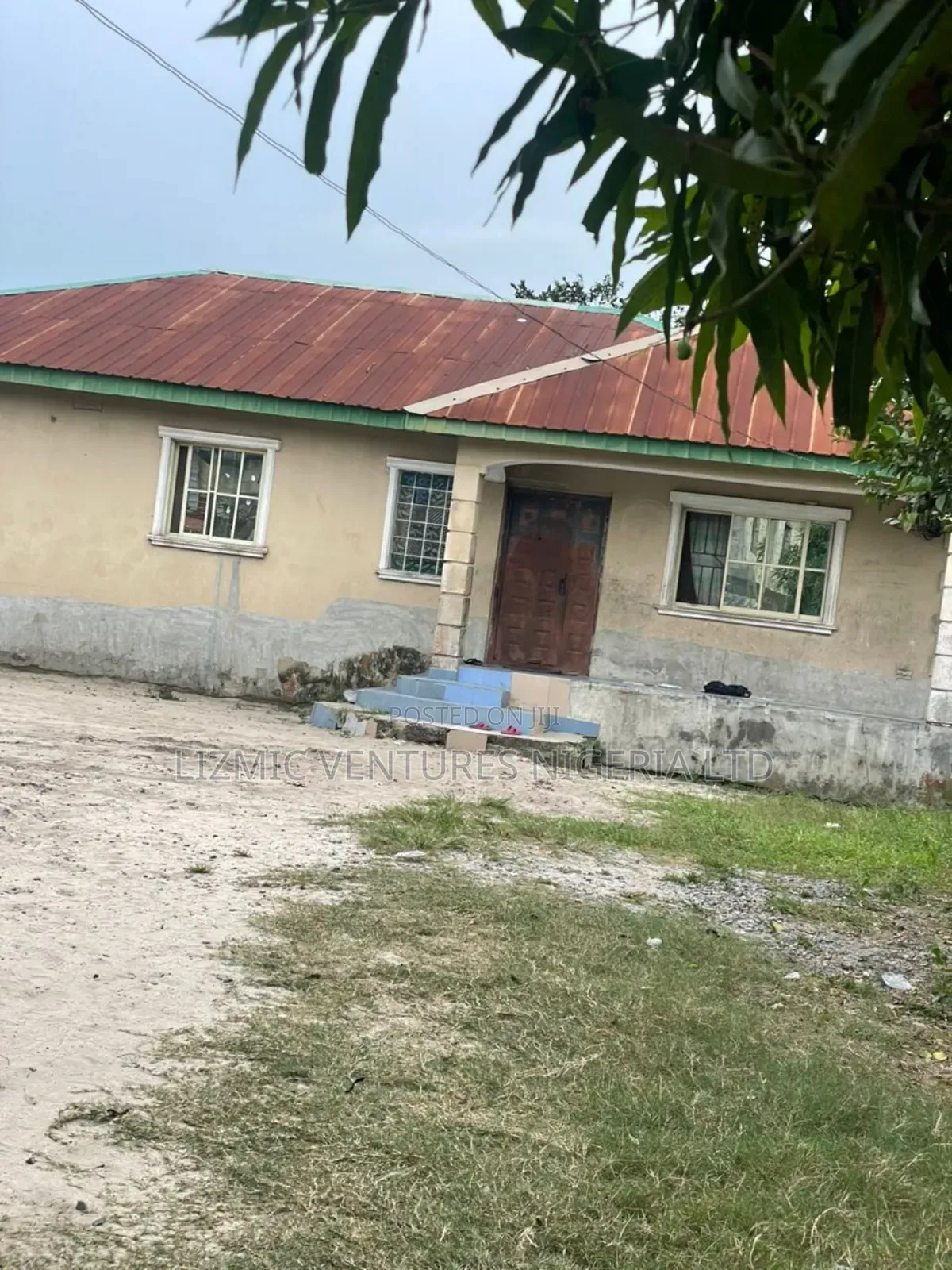 3bdrm Bungalow in Greenlite, Lekki Expressway for sale