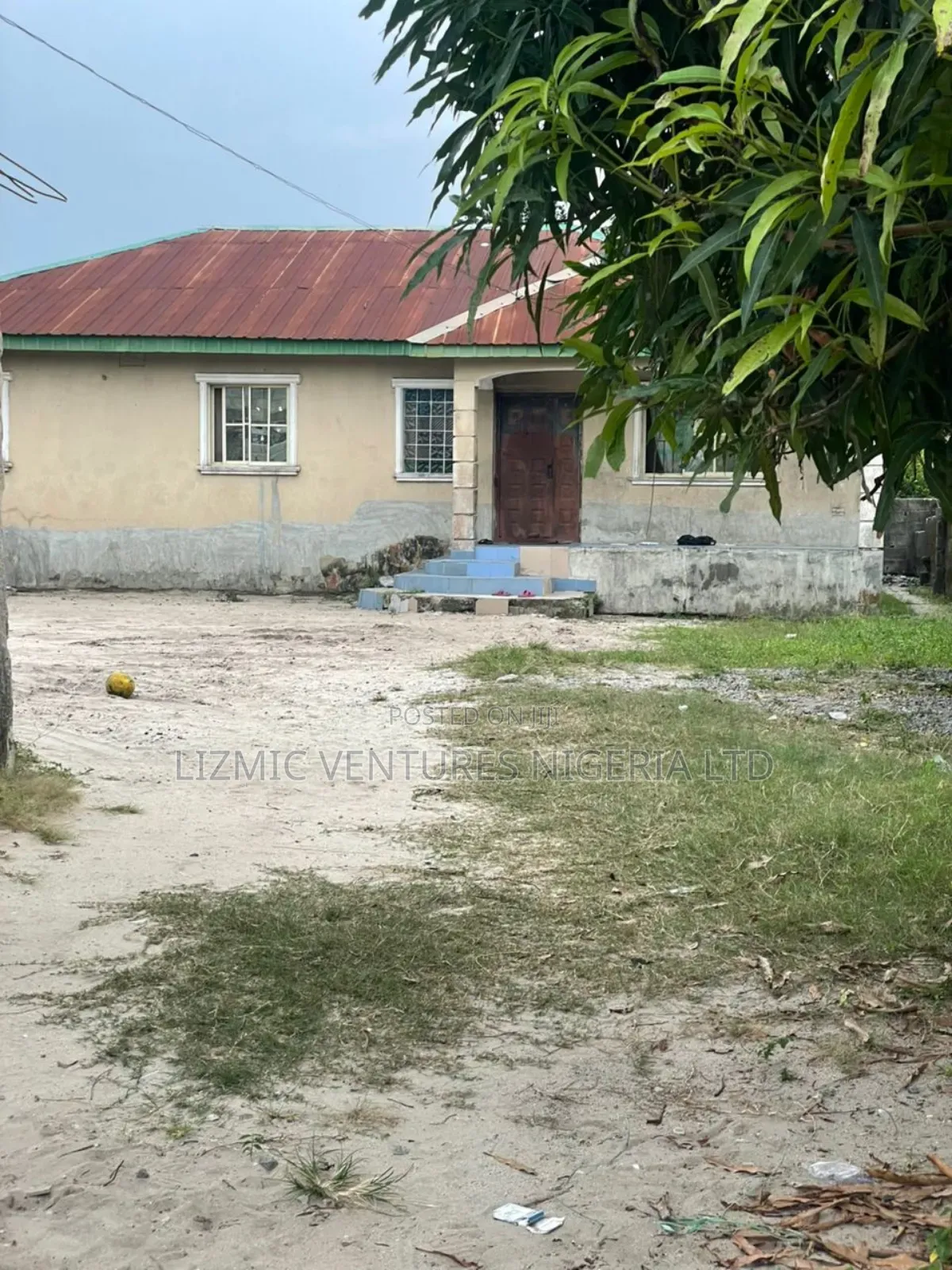 3bdrm Bungalow in Greenlite, Lekki Expressway for sale