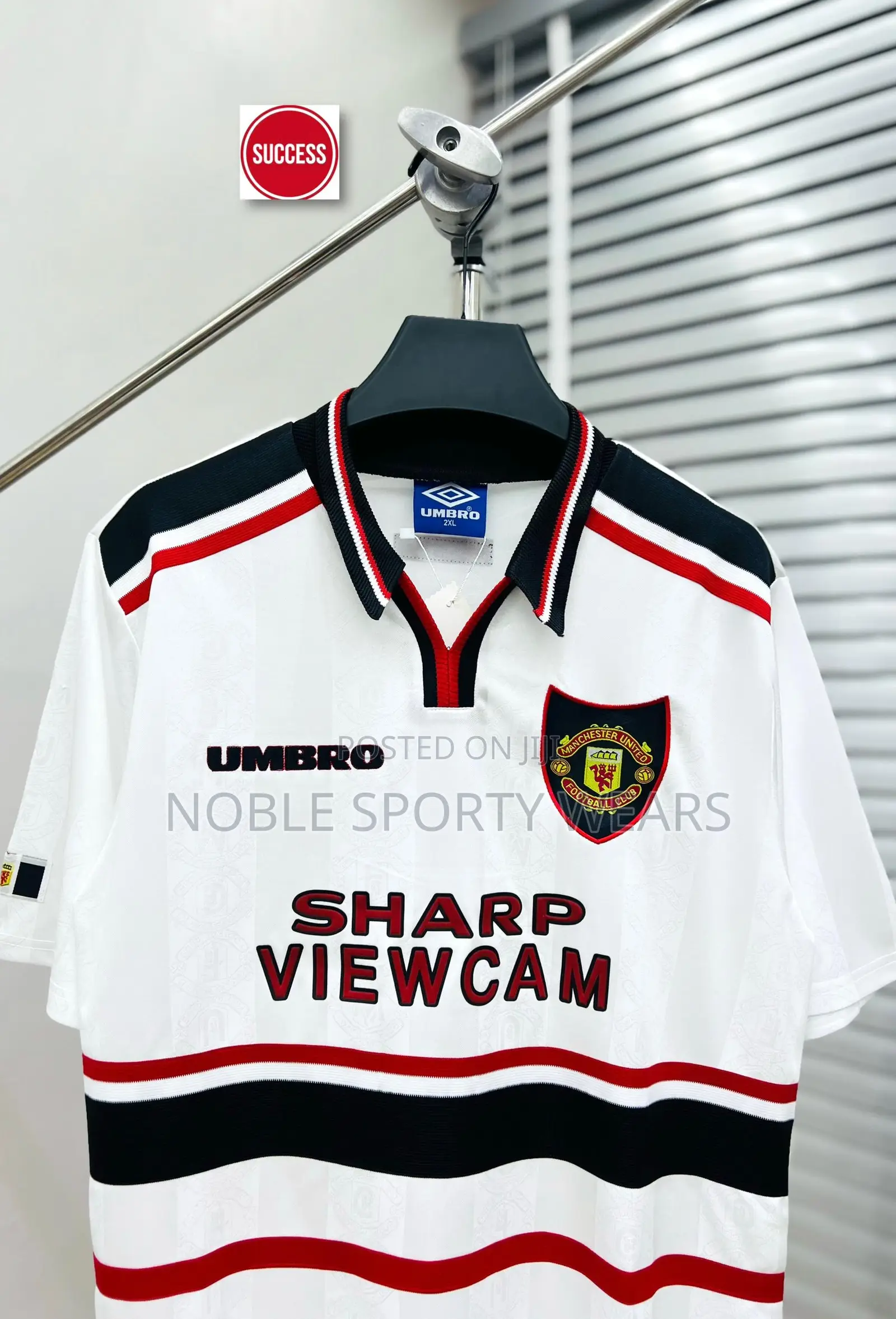 Manchester United Luxury Retro Kit