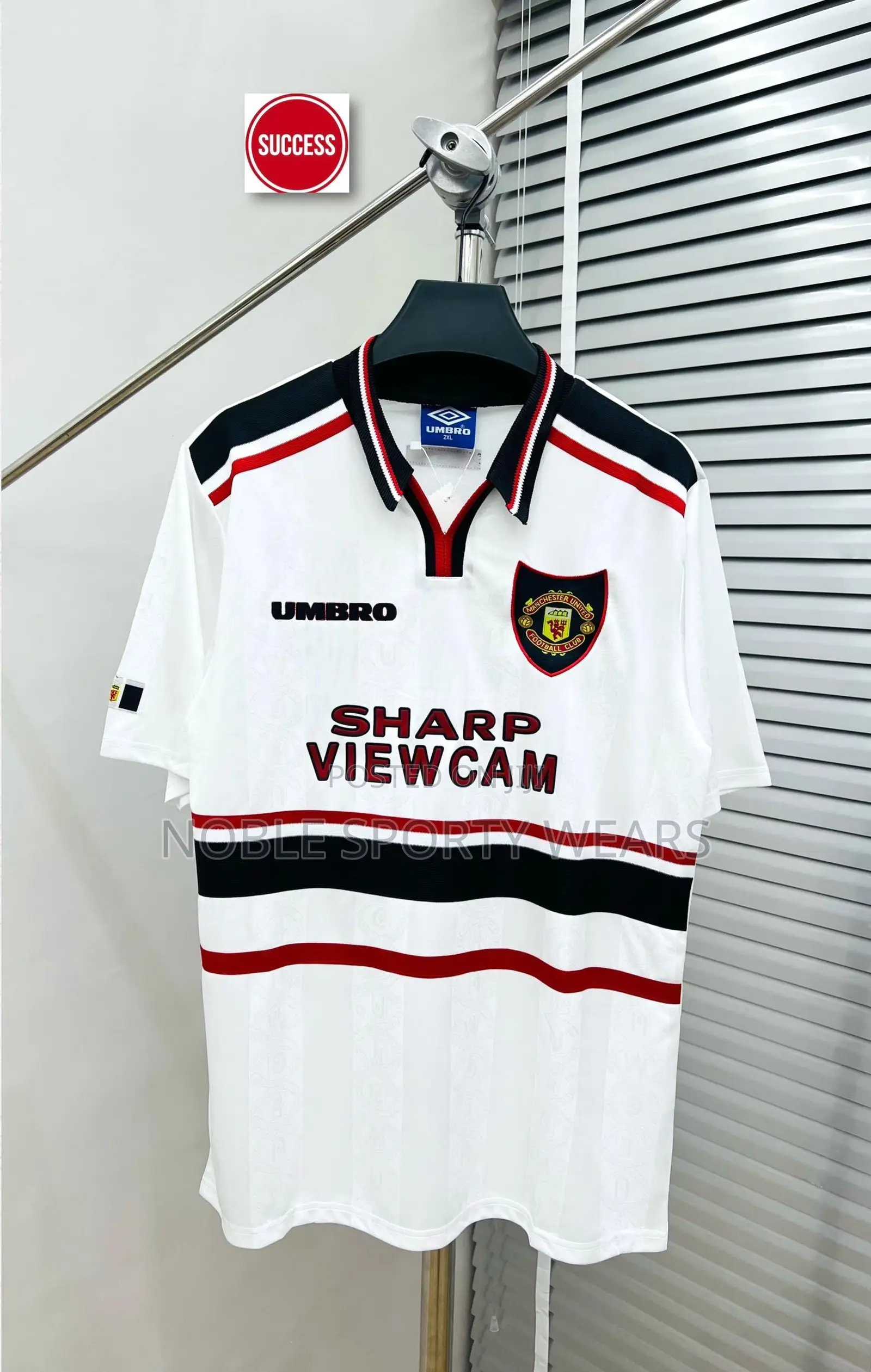 Manchester United Luxury Retro Kit