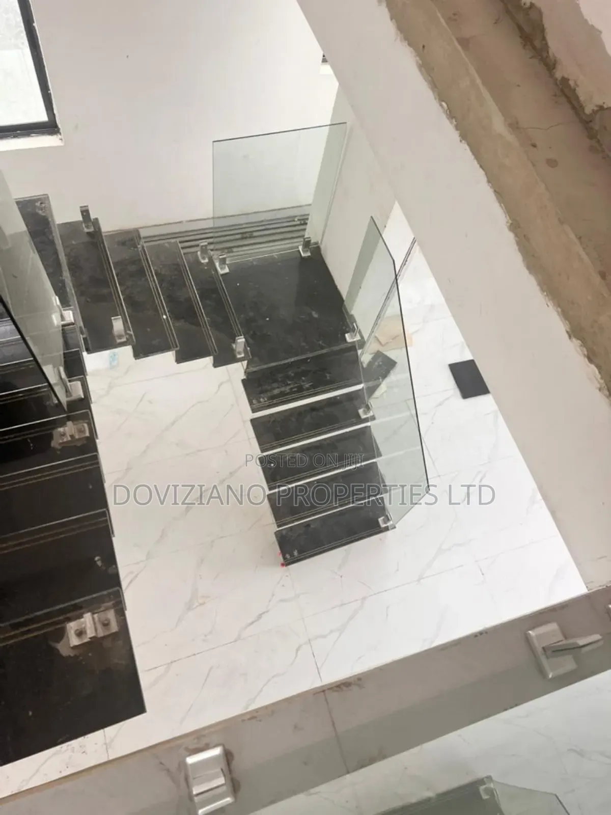 4bdrm Duplex in Banana Island for rent