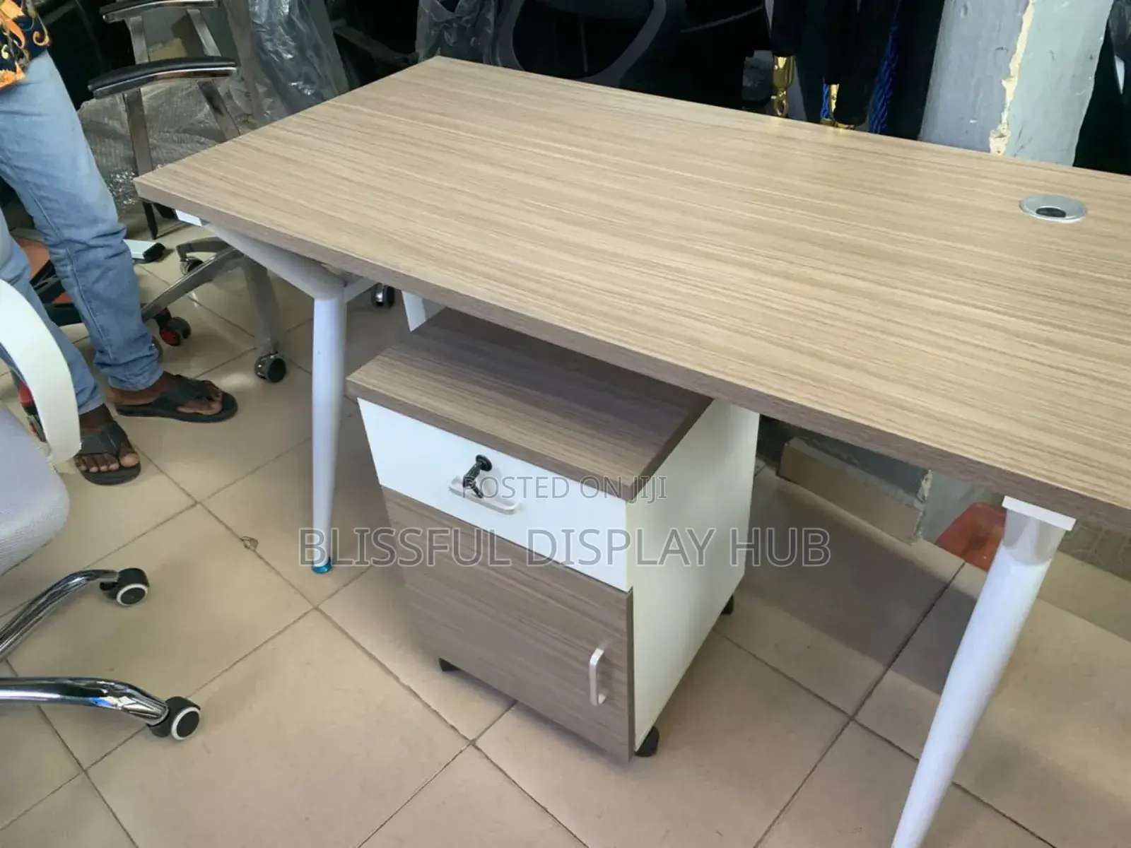 1.8 Meter Table