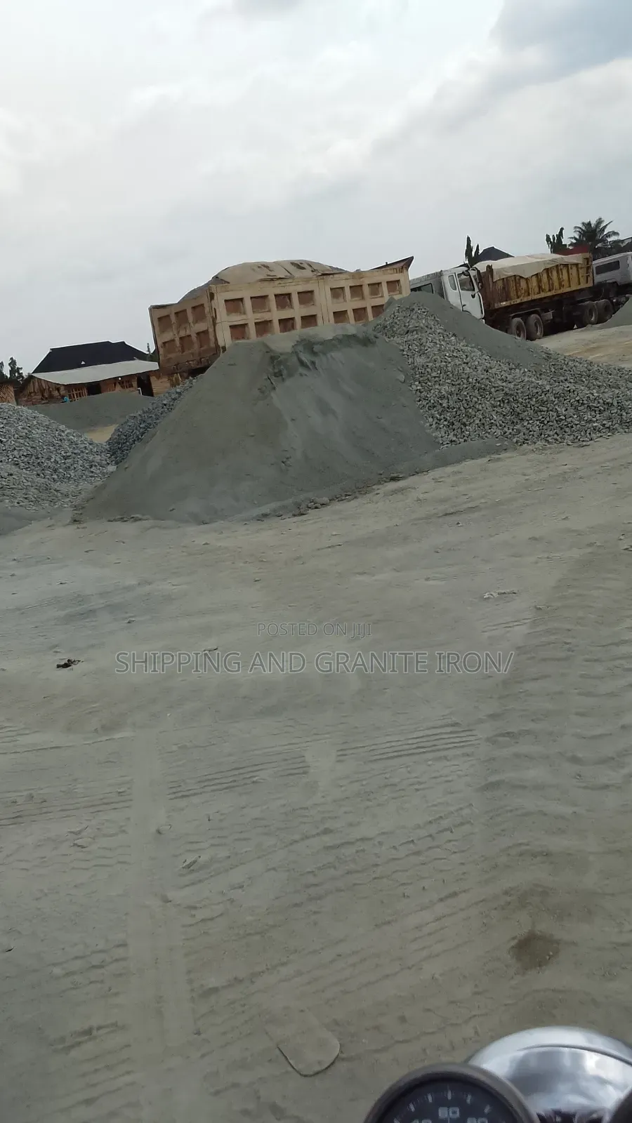 All Size of Material Is Available  Granite and Chipping